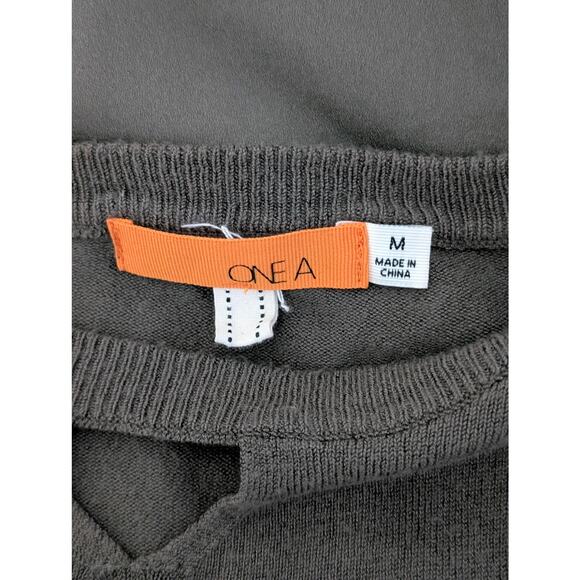 One A Olive Green Lightweight Keyhole Pullover Sweater Flowy Back Panel Medium - Picture 4 of 5